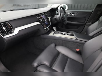 Used Volvo V60 2018 for sale - 75348234: Photo