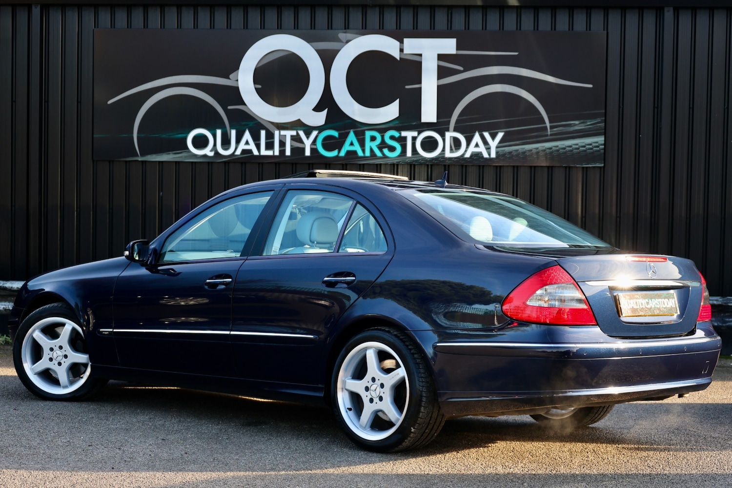 Used Mercedes-Benz E Class 2007 for sale - 76950920: Photo 2