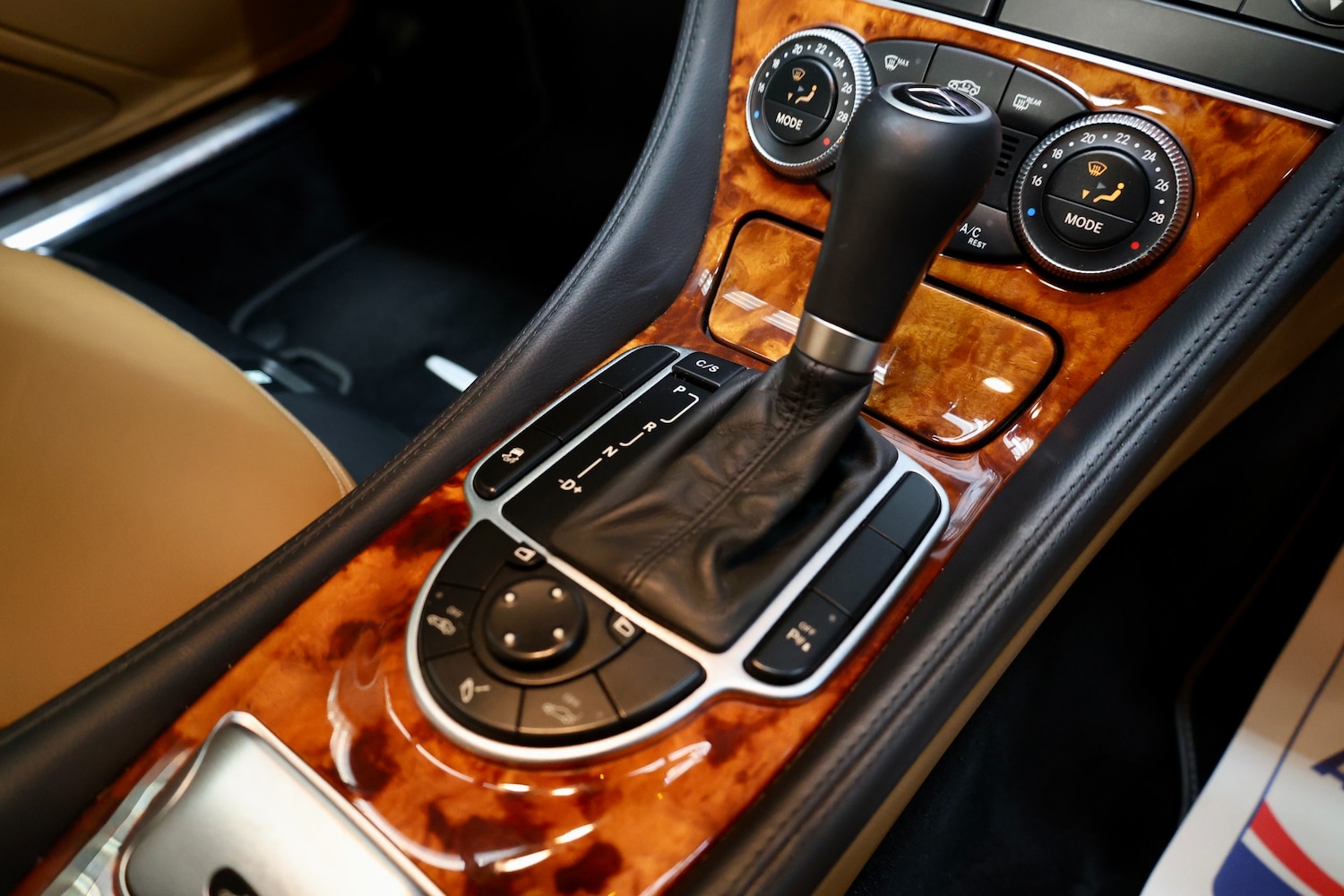 Used Mercedes-Benz SL 2010 for sale - 77245014: Photo 17