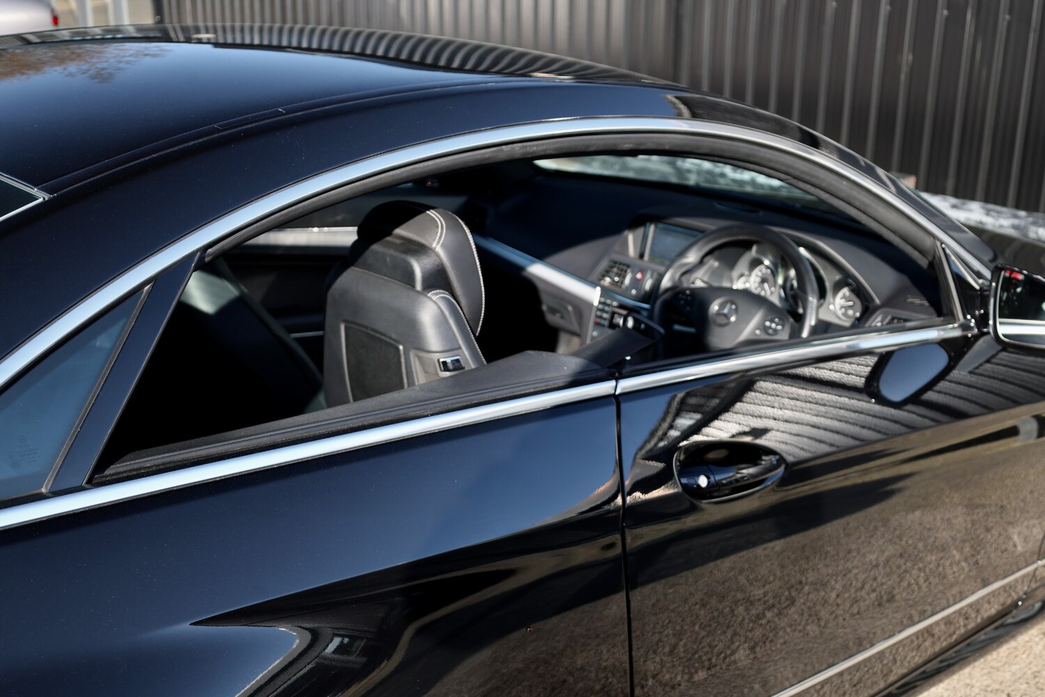 Used Mercedes-Benz E Class 2009 for sale - 77943590: Photo 25