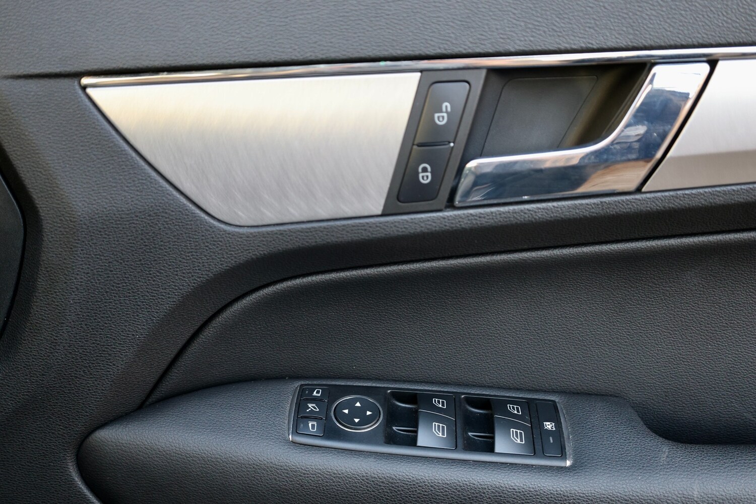 Used Mercedes-Benz E Class 2009 for sale - 77943590: Photo 33