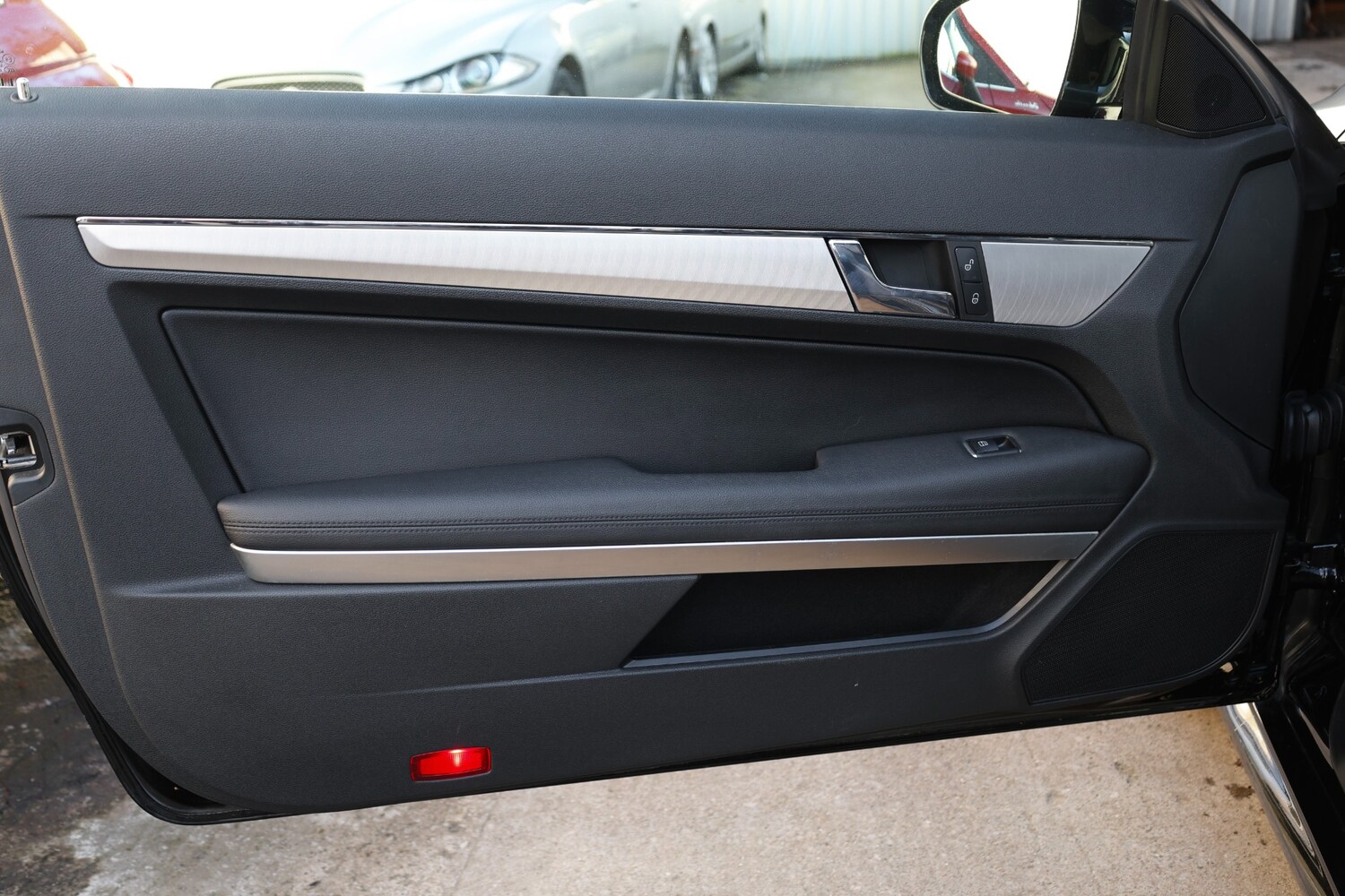 Used Mercedes-Benz E Class 2009 for sale - 77943590: Photo 40