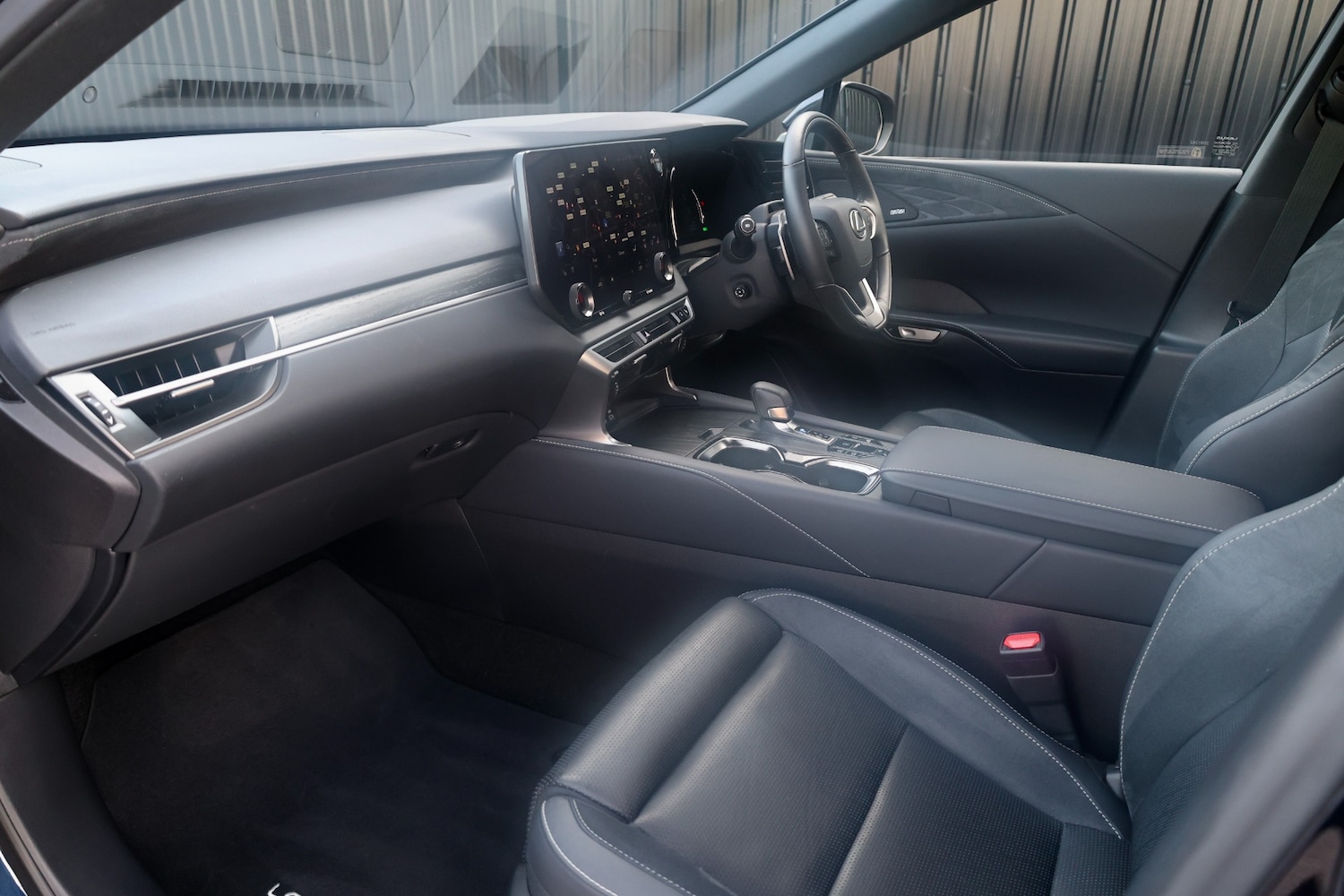 Used Lexus RX 2023 for sale - 76877286: Photo 3