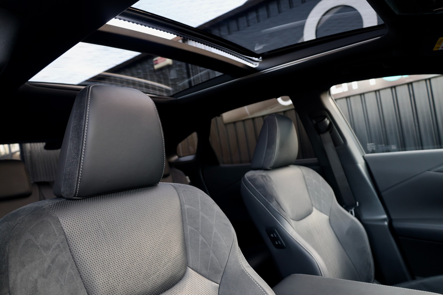 Used Lexus RX 2023 for sale - 76877286: Photo 8