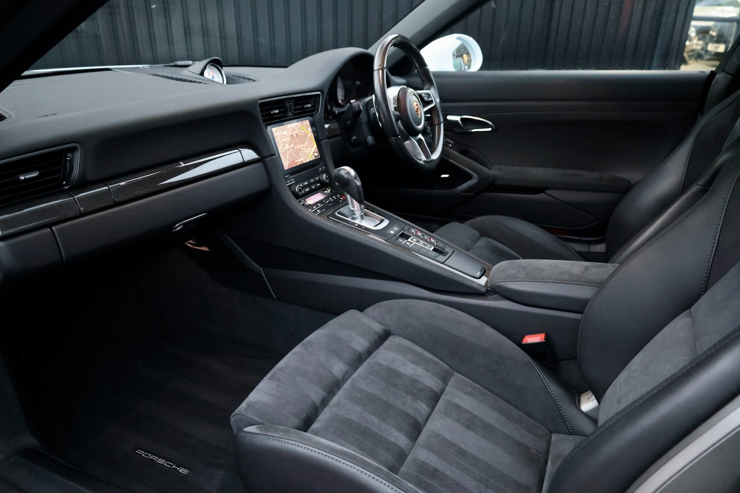 Used Porsche 911 2017 for sale - 76979244: Photo 3