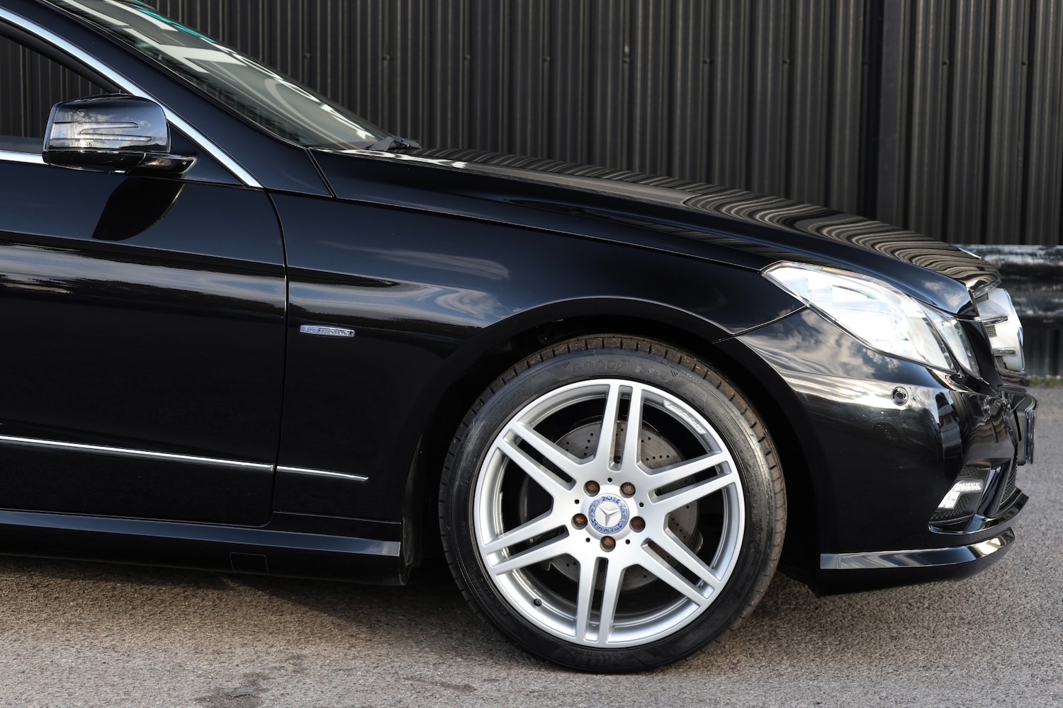 Used Mercedes-Benz E-Class 2011 for sale - 76125435: Photo 32