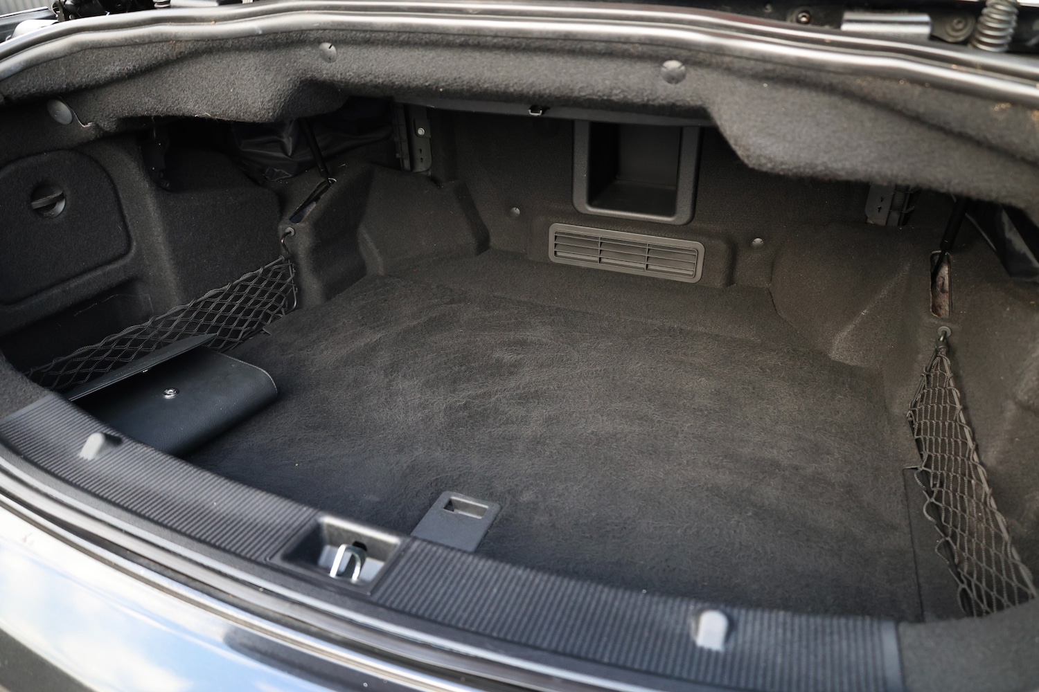 Used Mercedes-Benz E-Class 2011 for sale - 76125435: Photo 37