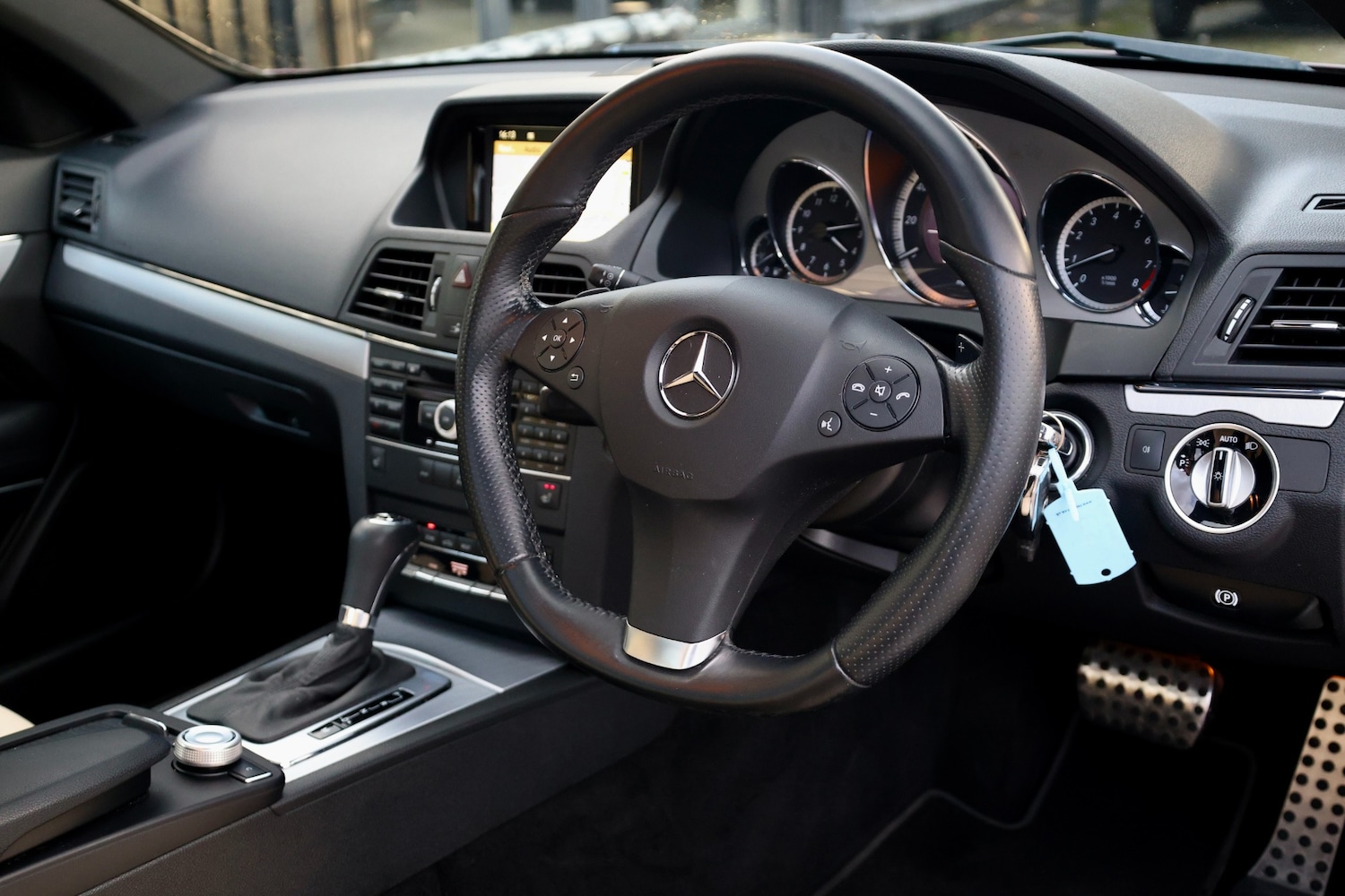 Used Mercedes-Benz E Class 2011 for sale - 77270393: Photo 21