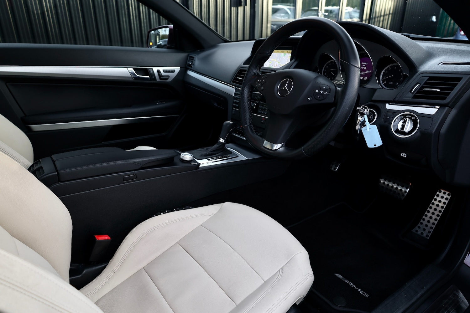 Used Mercedes-Benz E Class 2011 for sale - 77270393: Photo 6