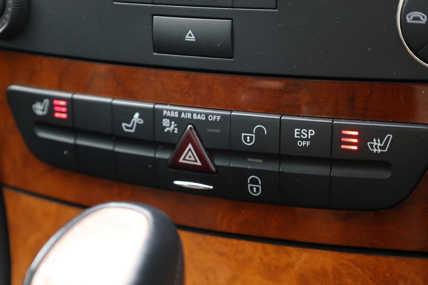 Used Mercedes-Benz E Class 2002 for sale - 77983378: Photo 13