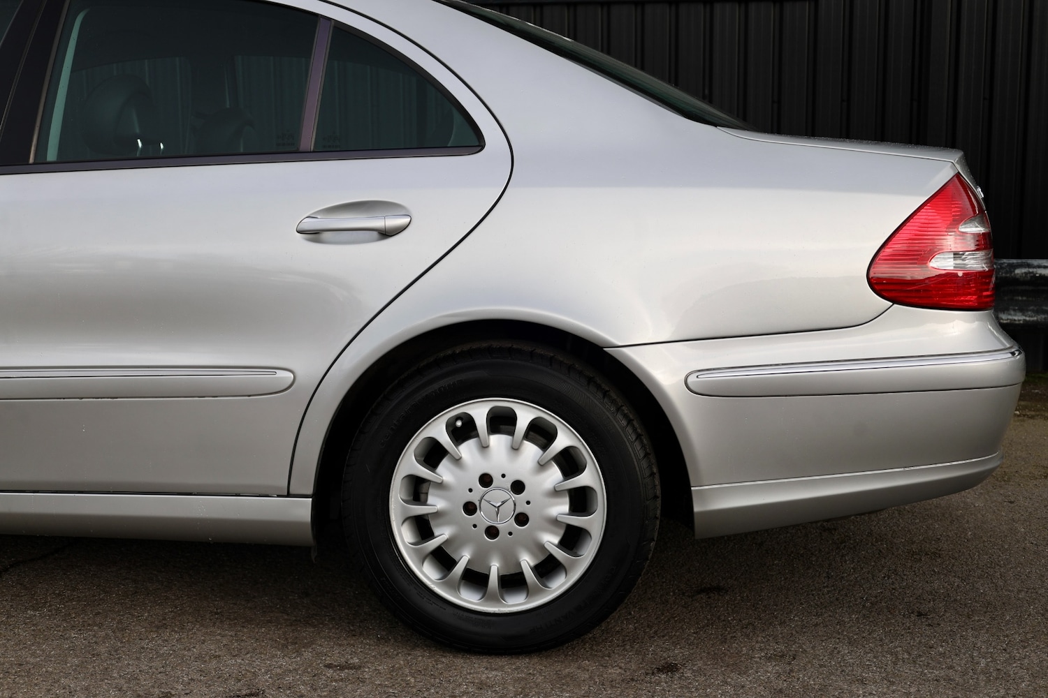 Used Mercedes-Benz E Class 2002 for sale - 77983378: Photo 28