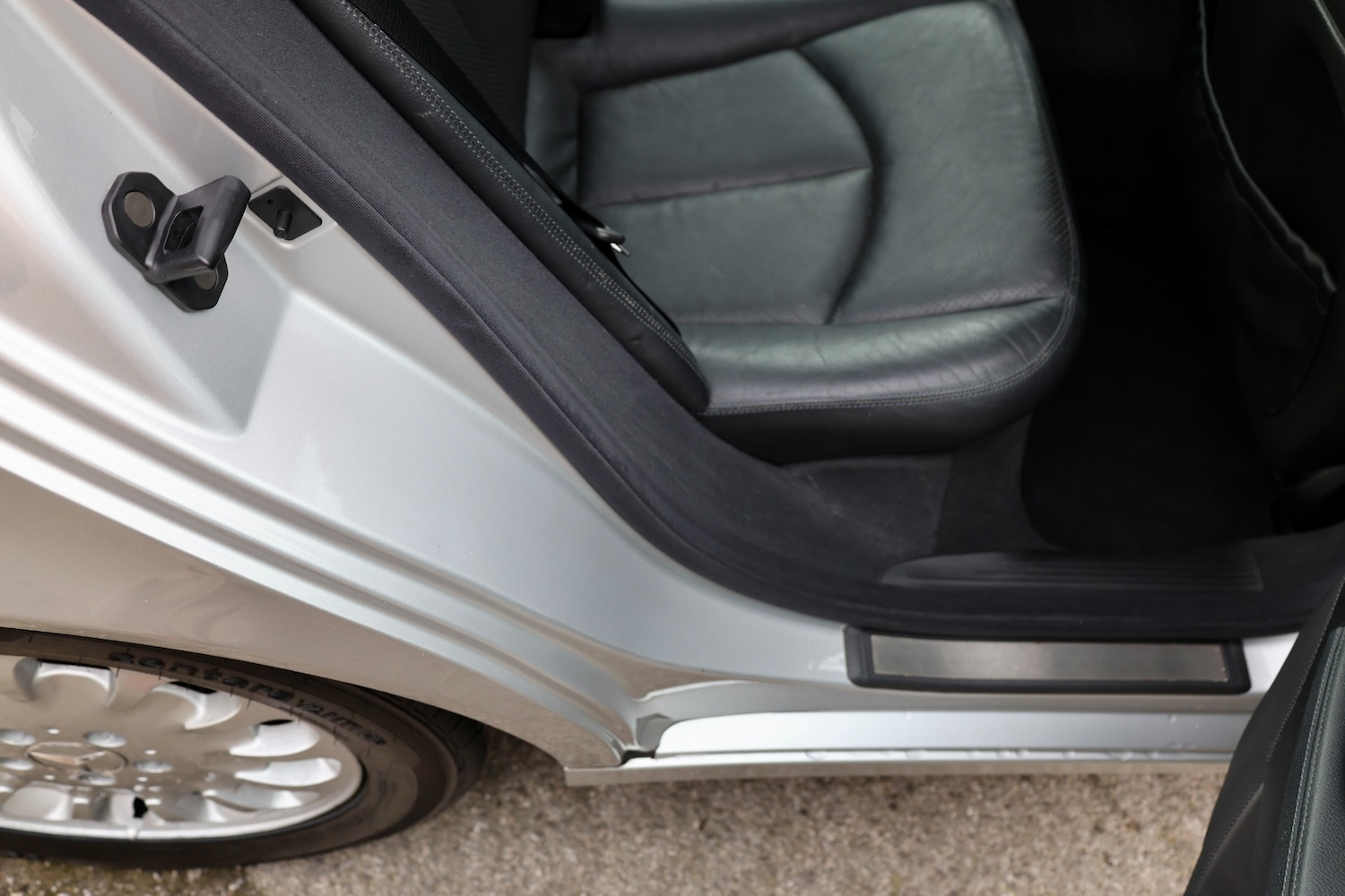 Used Mercedes-Benz E Class 2002 for sale - 77983378: Photo 32