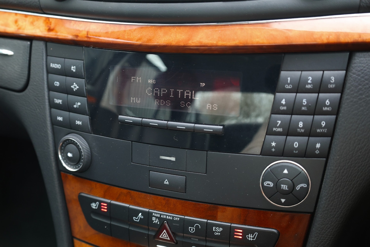 Used Mercedes-Benz E Class 2002 for sale - 77983378: Photo 33