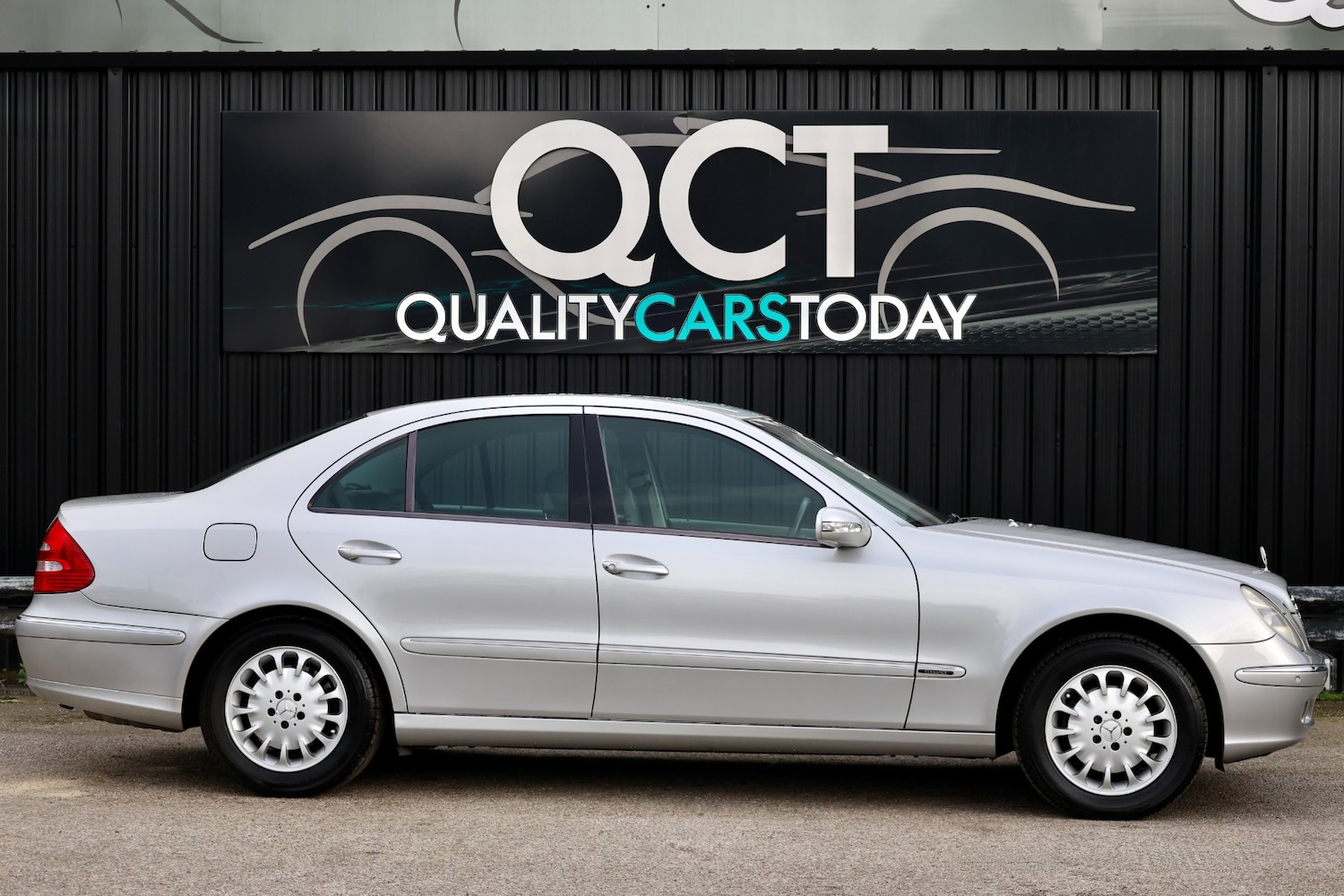 Used Mercedes-Benz E Class 2002 for sale - 77983378: Photo 6