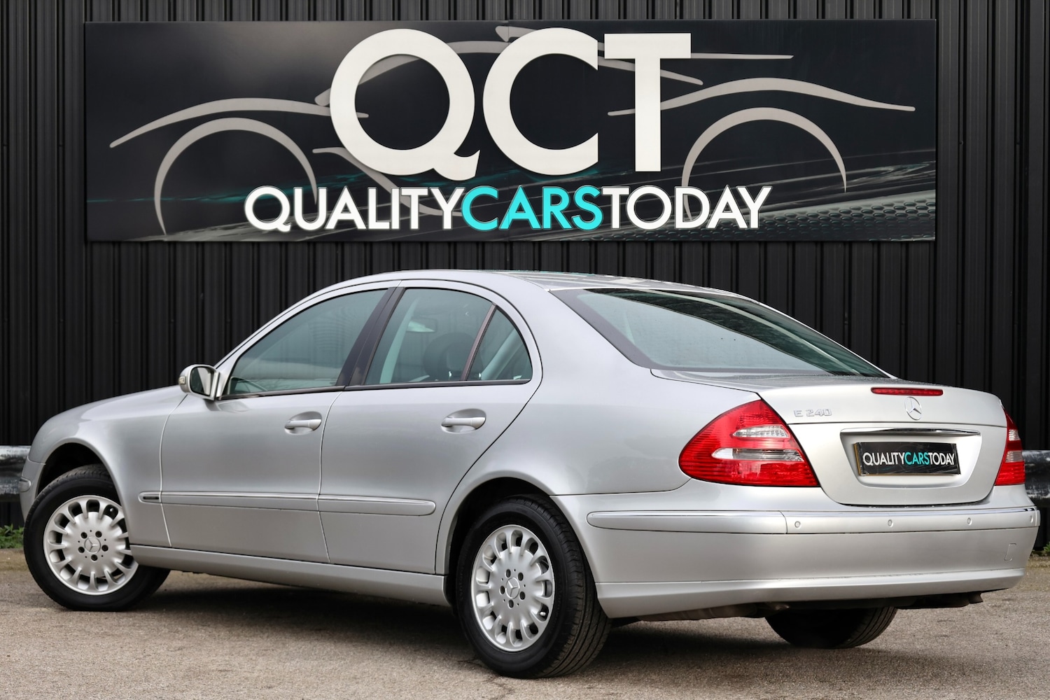 Used Mercedes-Benz E Class 2002 for sale - 77983378: Photo 9