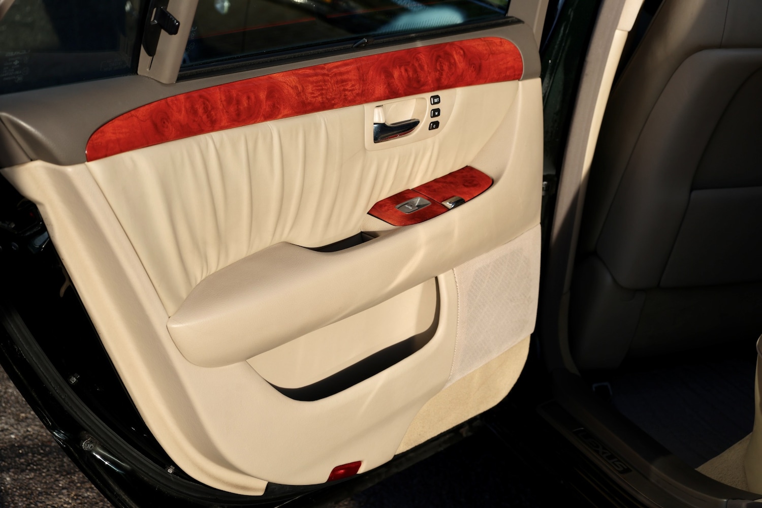 Used Lexus LS 2003 for sale - 77812770: Photo 27