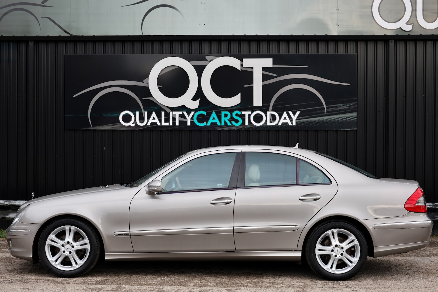 Used Mercedes-Benz E-Class 2007 for sale - 76162527: Photo 2