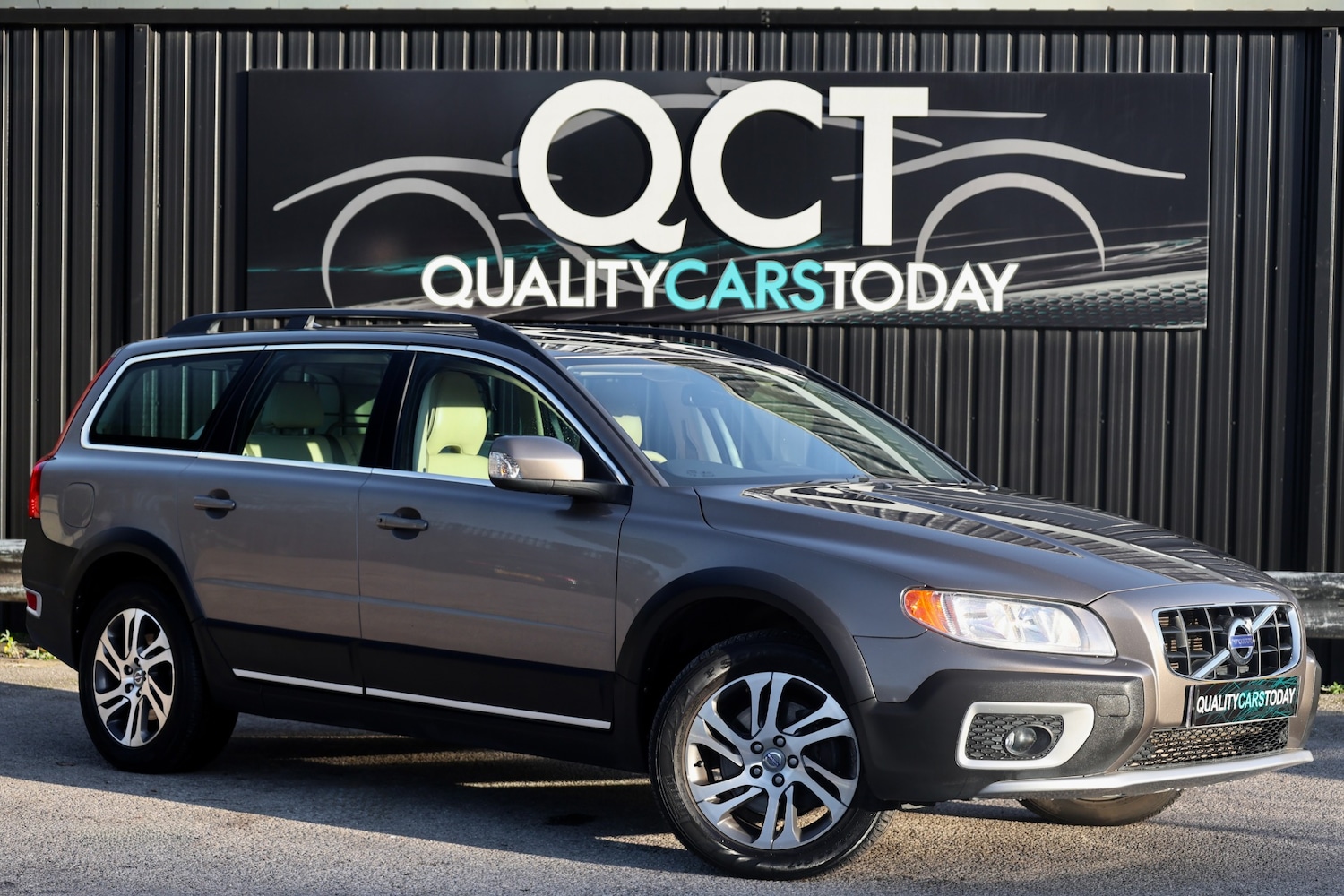 Used Volvo XC70 2011 for sale - 76529244: Photo 1