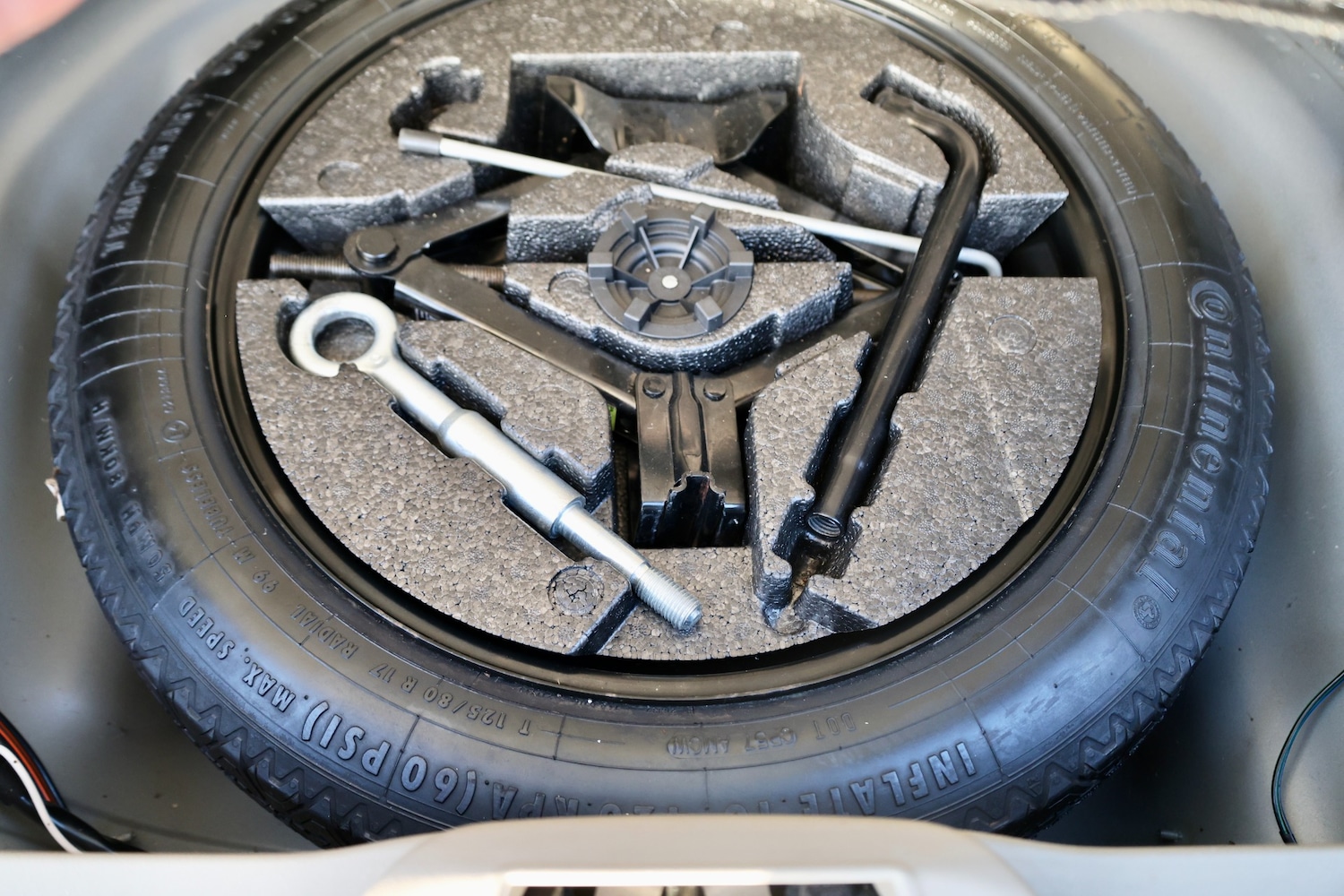 Used Volvo XC70 2011 for sale - 76529244: Photo 11