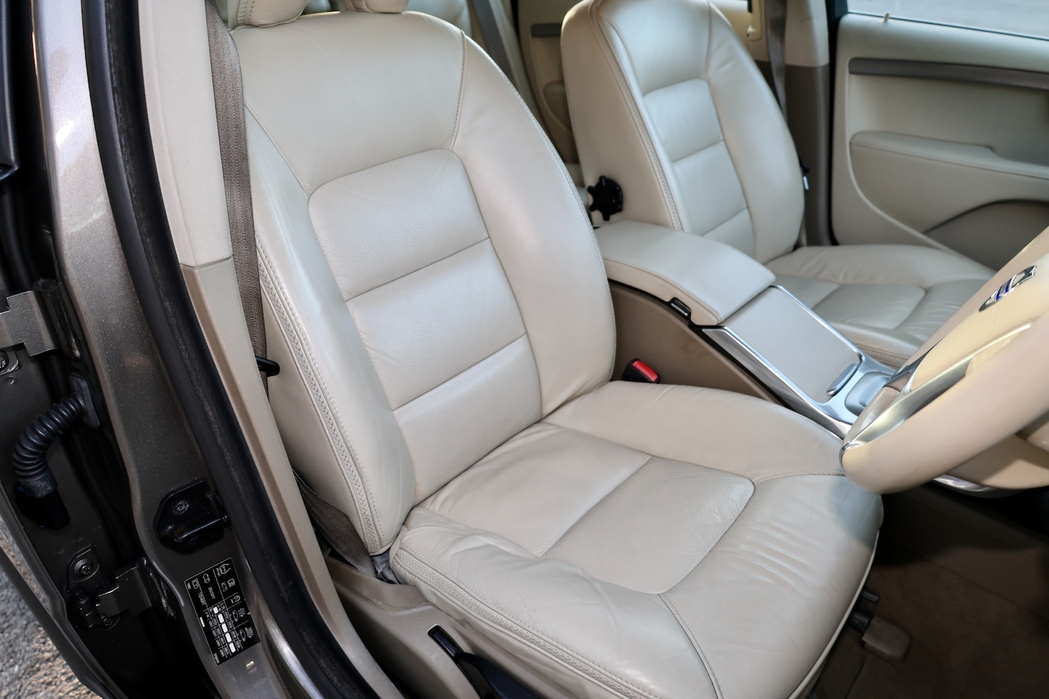 Used Volvo XC70 2011 for sale - 76529244: Photo 12