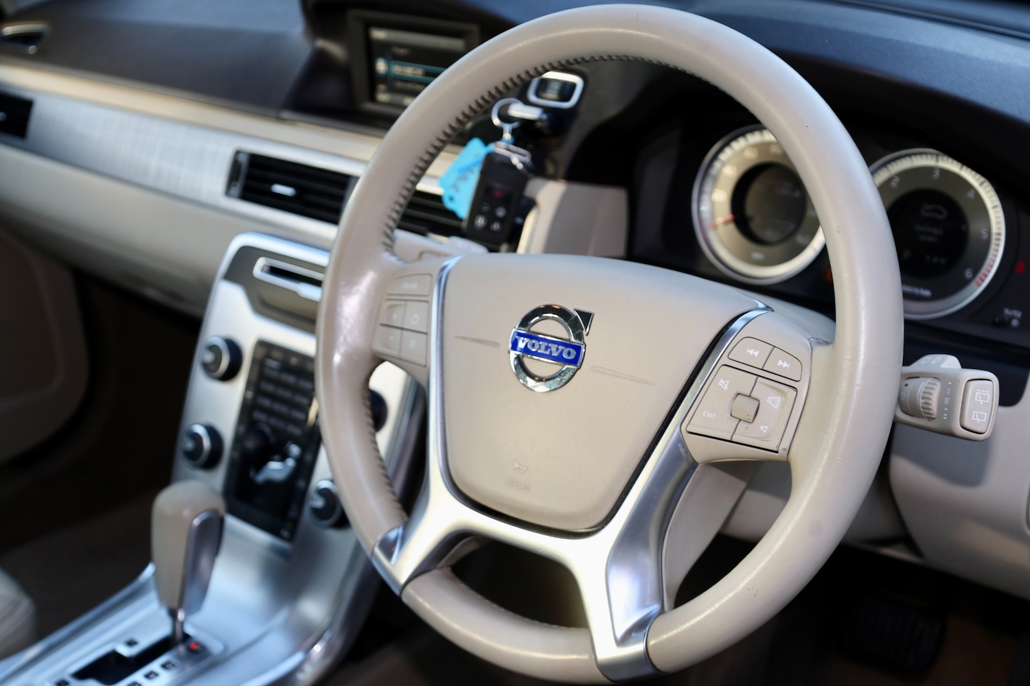 Used Volvo XC70 2011 for sale - 76529244: Photo 15