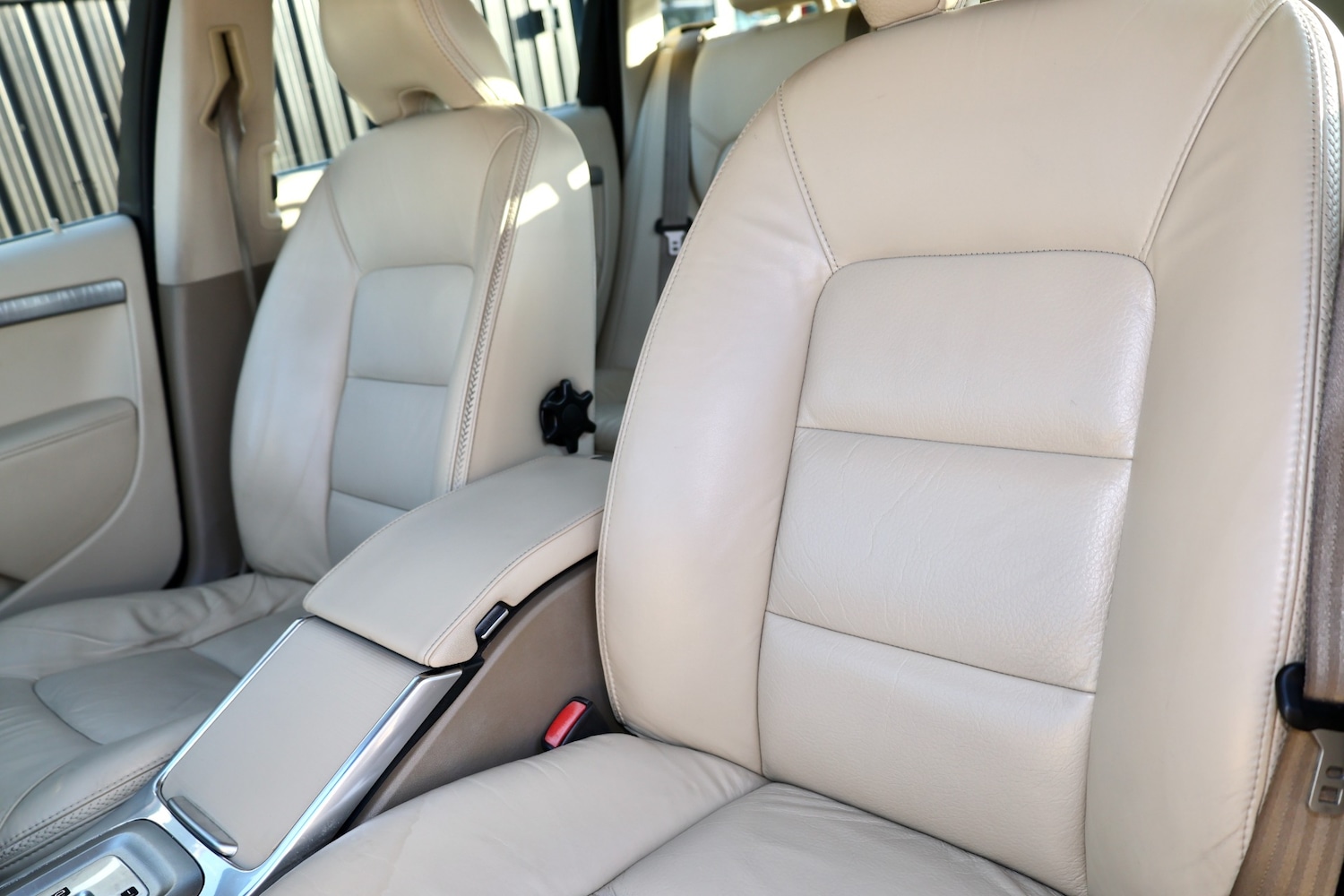 Used Volvo XC70 2011 for sale - 76529244: Photo 6