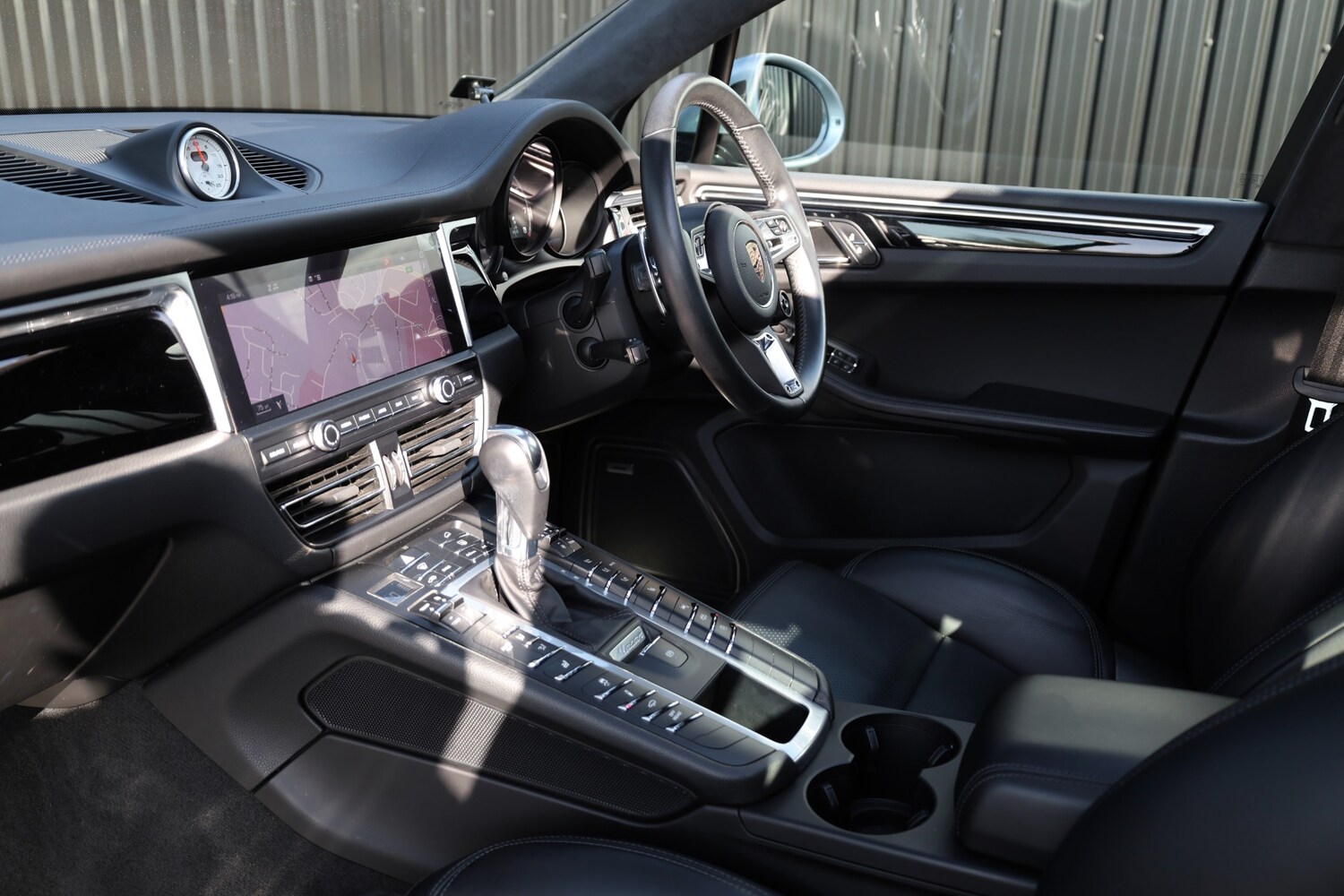 Used Porsche Macan 2020 for sale - 78159548: Photo 11