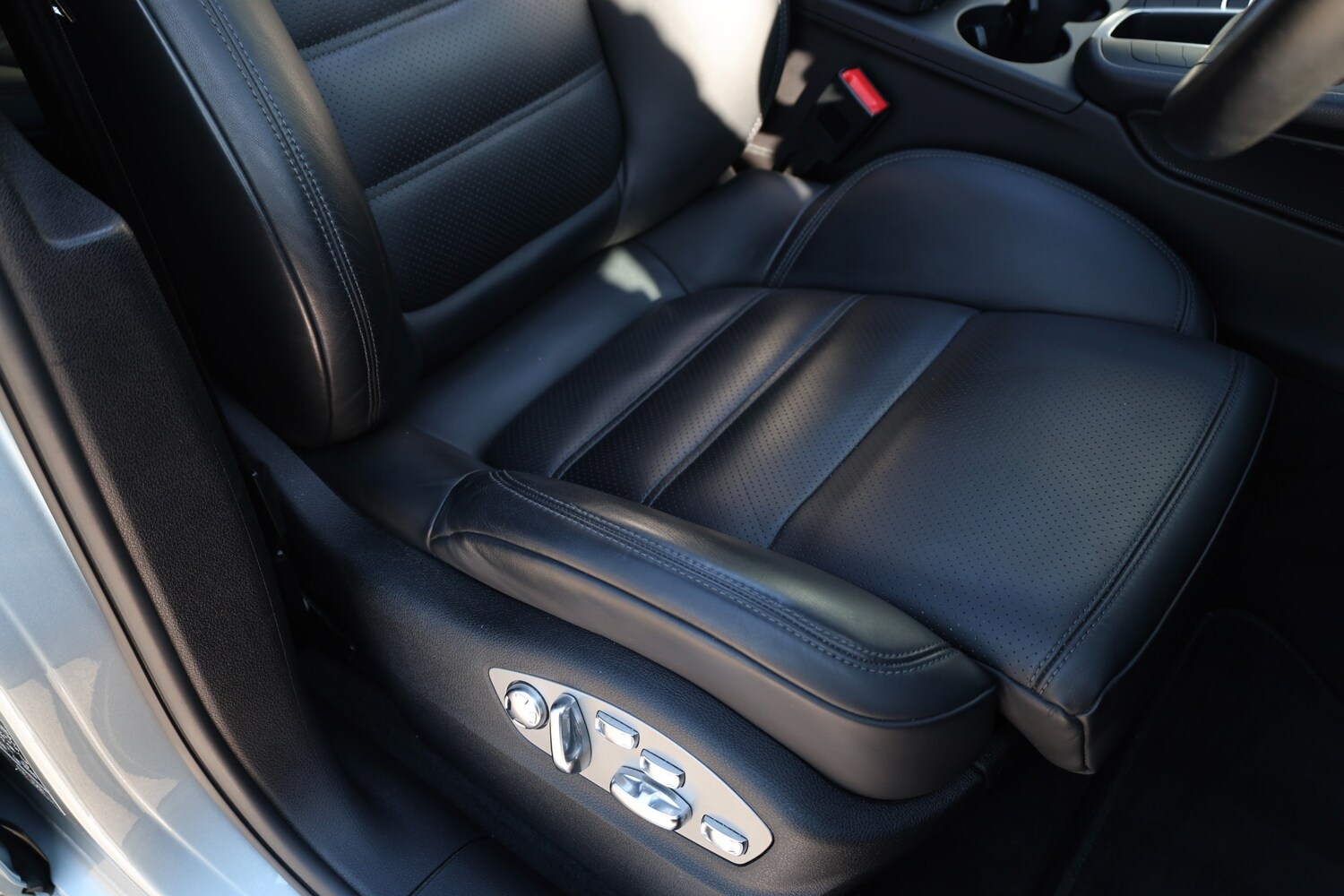 Used Porsche Macan 2020 for sale - 78159548: Photo 26