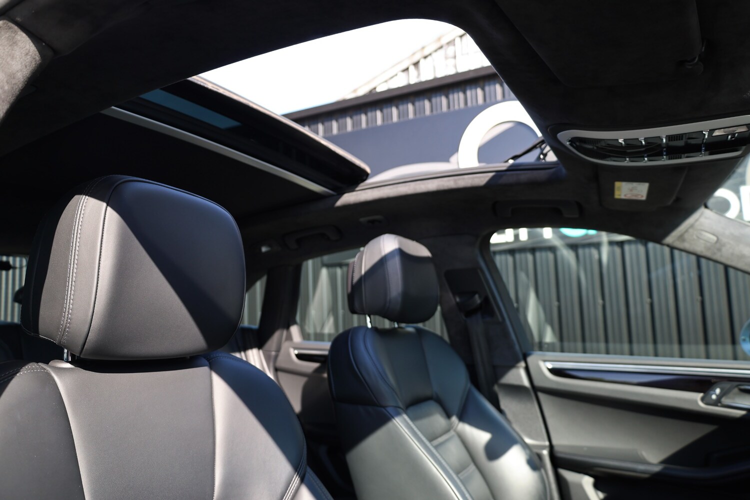 Used Porsche Macan 2020 for sale - 78159548: Photo 27