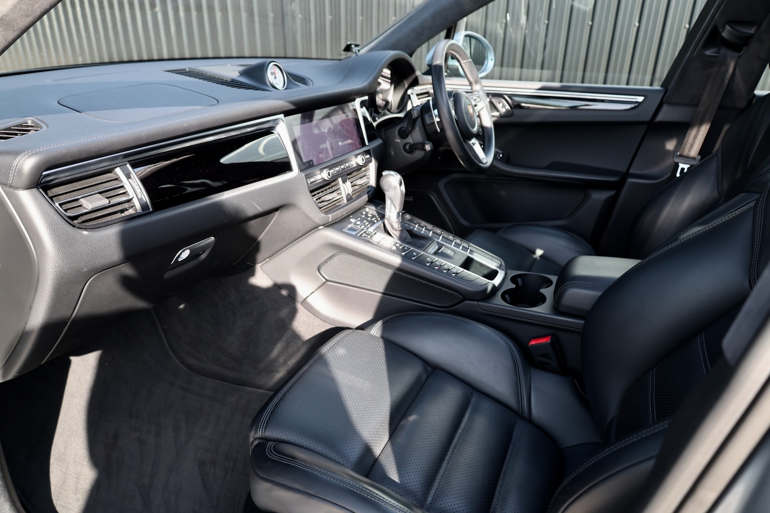 Used Porsche Macan 2020 for sale - 78159548: Photo 3