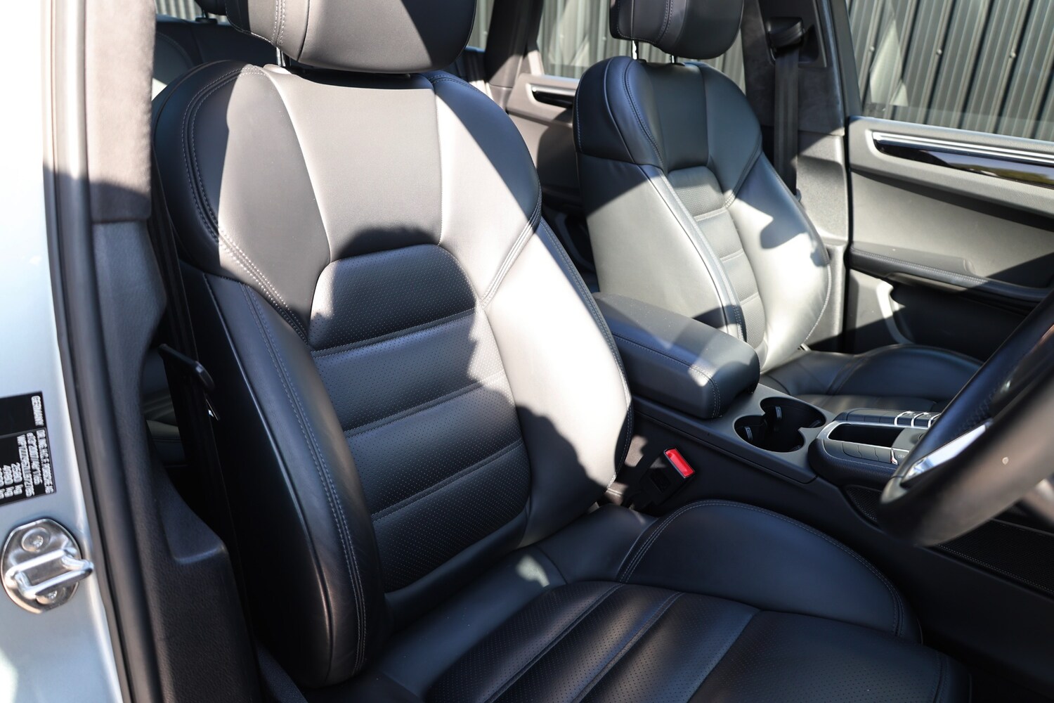 Used Porsche Macan 2020 for sale - 78159548: Photo 8