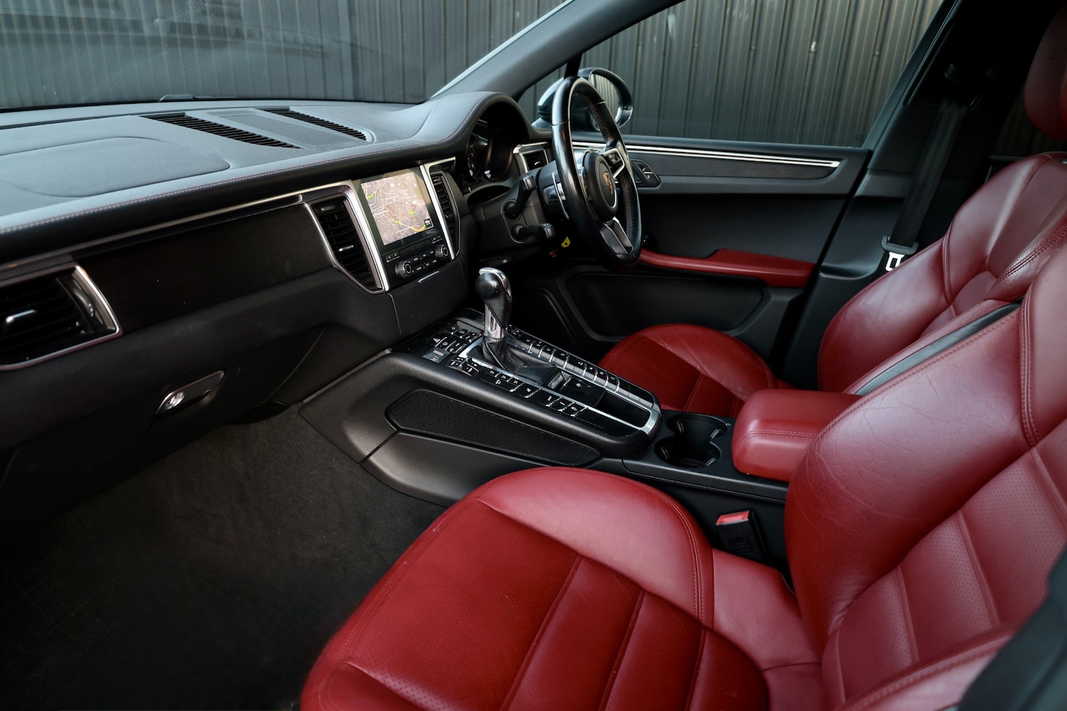 Used Porsche Macan 2017 for sale - 77736052: Photo 3