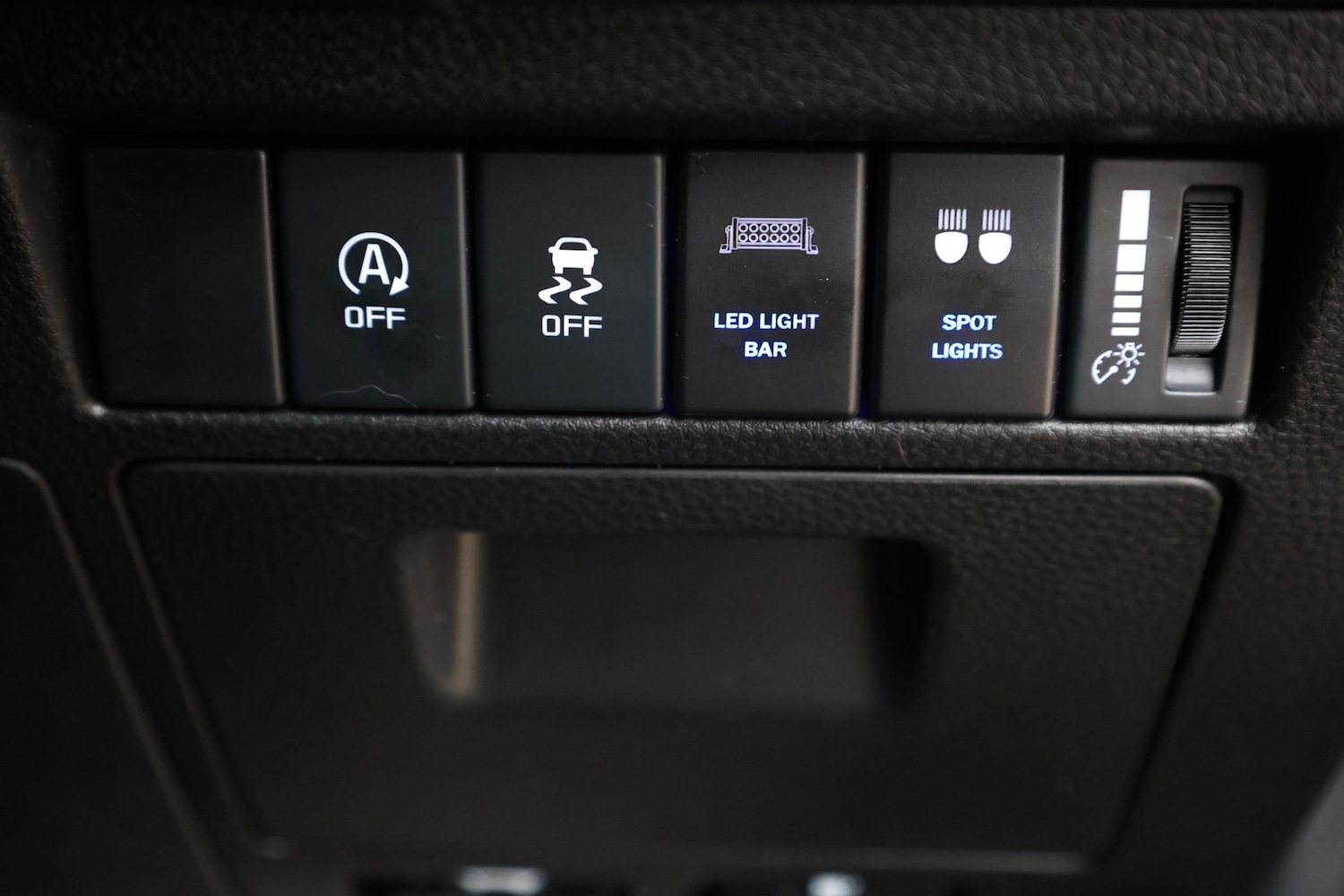 Used Isuzu D-Max 2023 for sale - 77991852: Photo 14