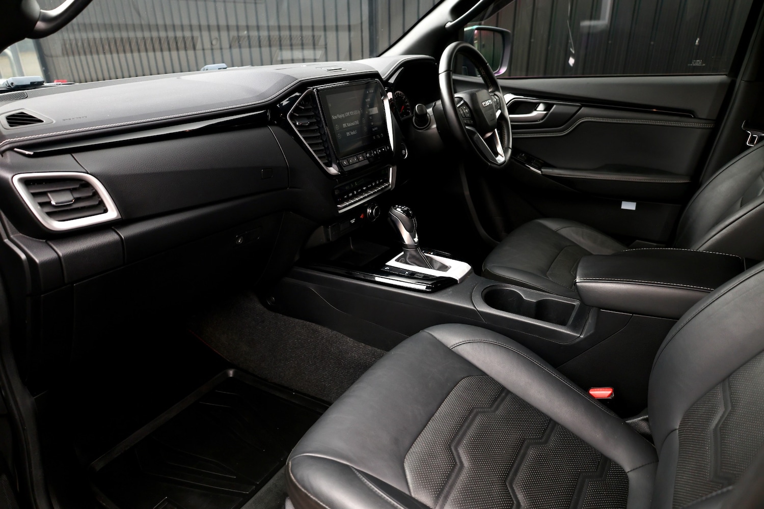 Used Isuzu D-Max 2023 for sale - 77991852: Photo 3