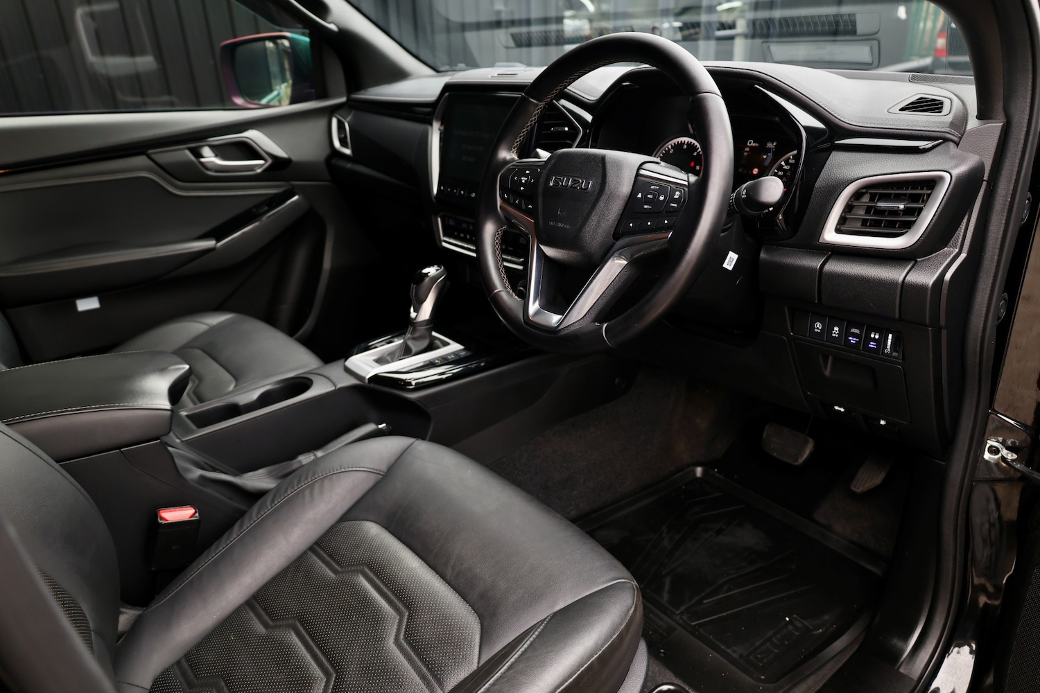 Used Isuzu D-Max 2023 for sale - 77991852: Photo 8