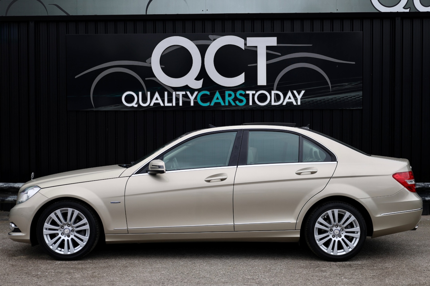 Used Mercedes-Benz C Class 2011 for sale - 78103796: Photo 2