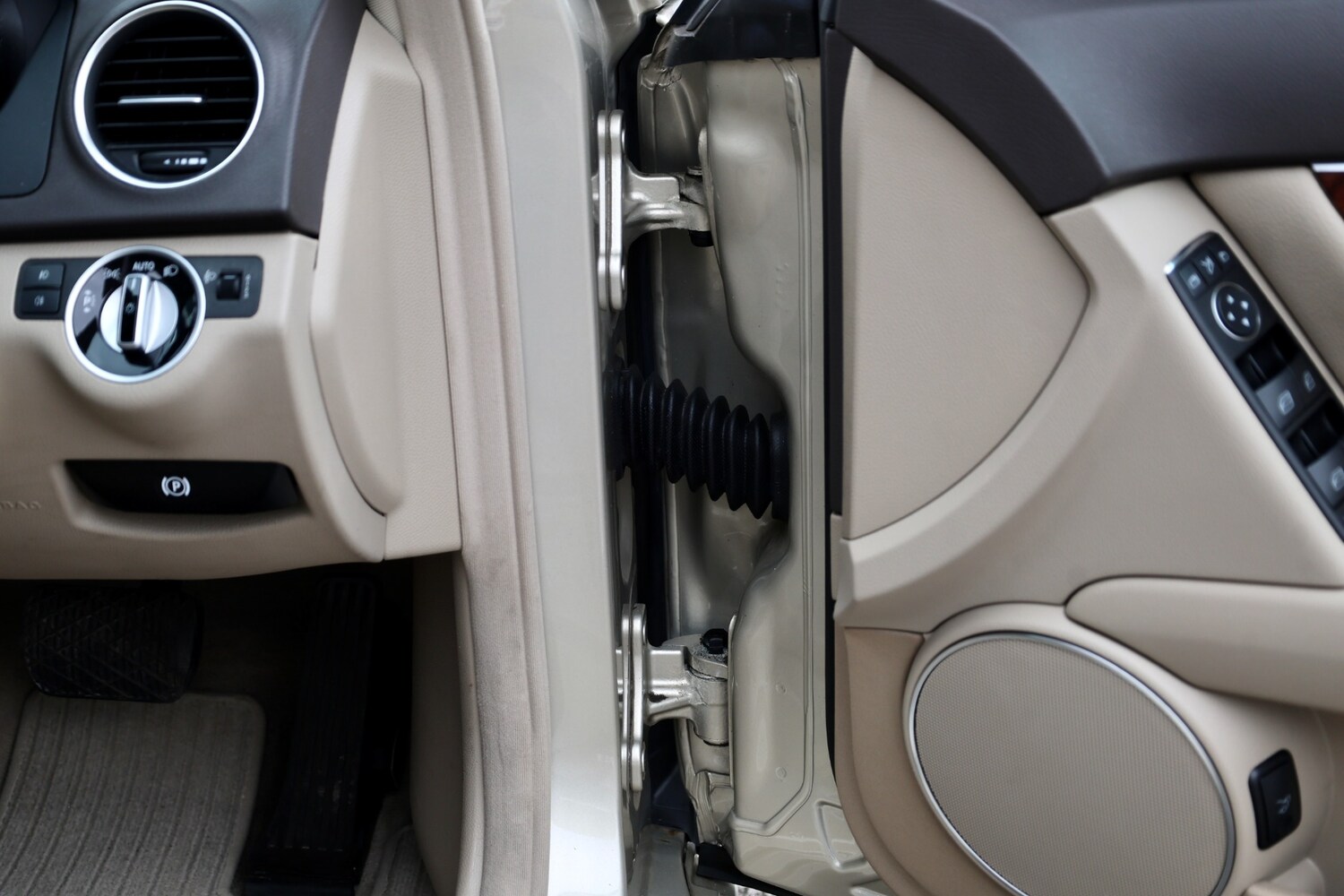 Used Mercedes-Benz C Class 2011 for sale - 78103796: Photo 21