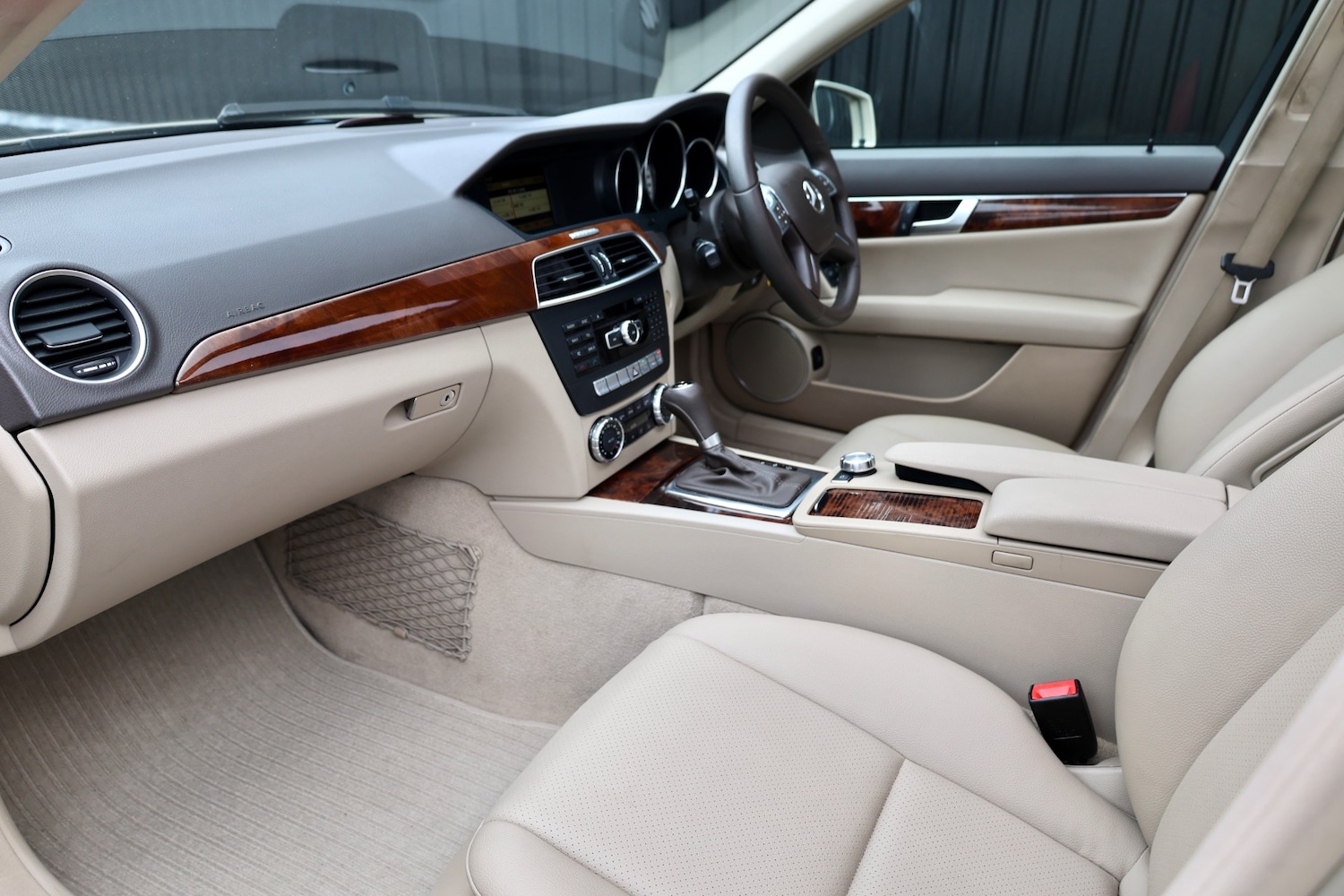 Used Mercedes-Benz C Class 2011 for sale - 78103796: Photo 3