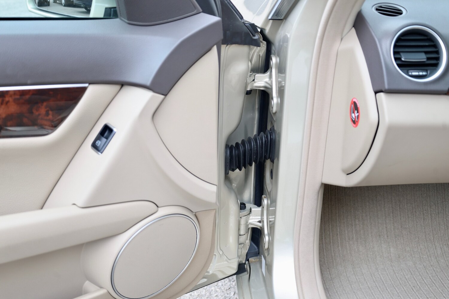 Used Mercedes-Benz C Class 2011 for sale - 78103796: Photo 32