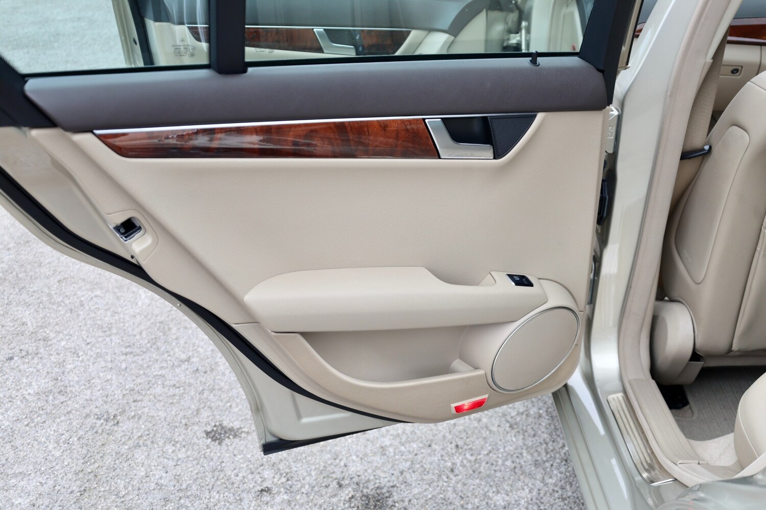 Used Mercedes-Benz C Class 2011 for sale - 78103796: Photo 36