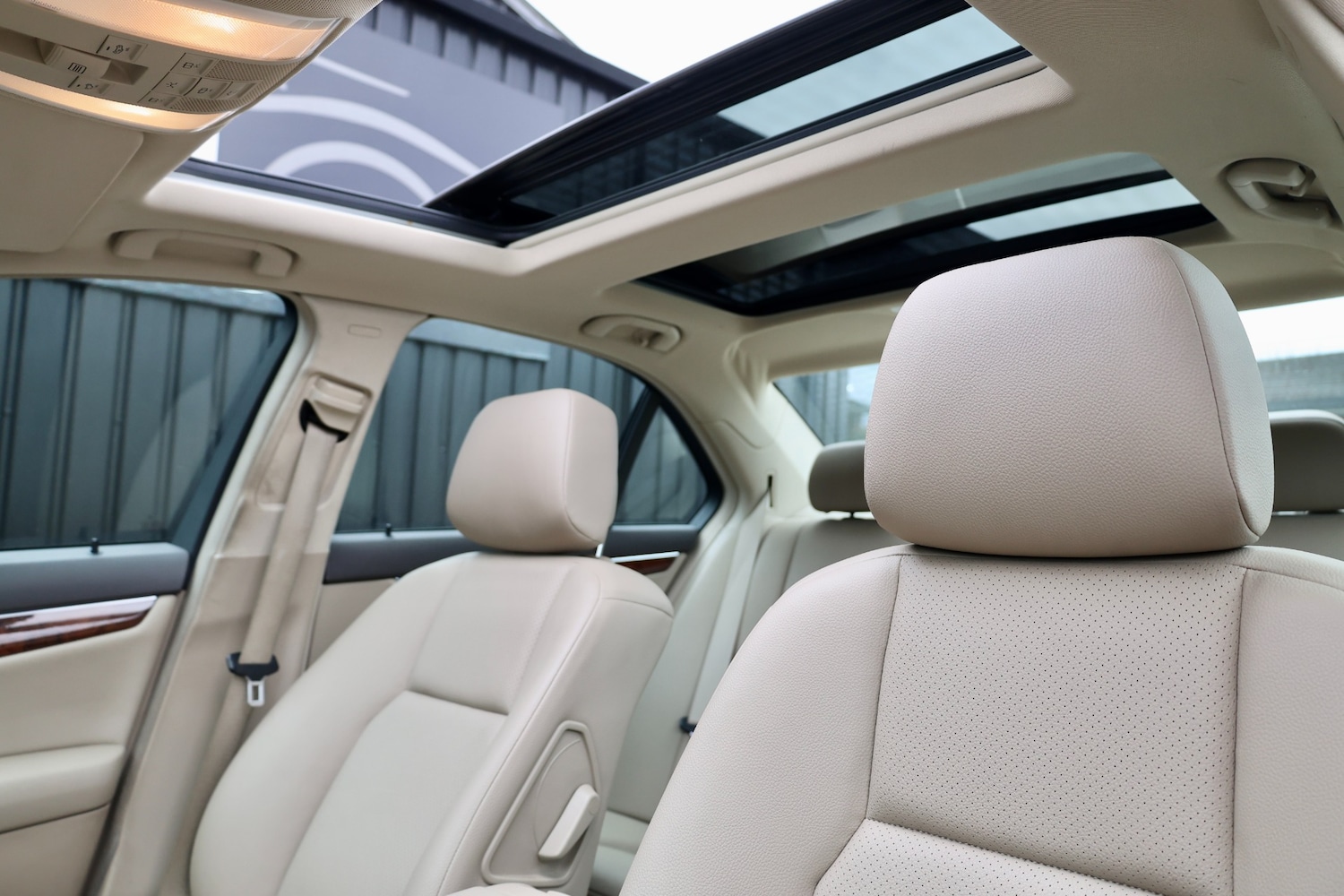 Used Mercedes-Benz C Class 2011 for sale - 78103796: Photo 8