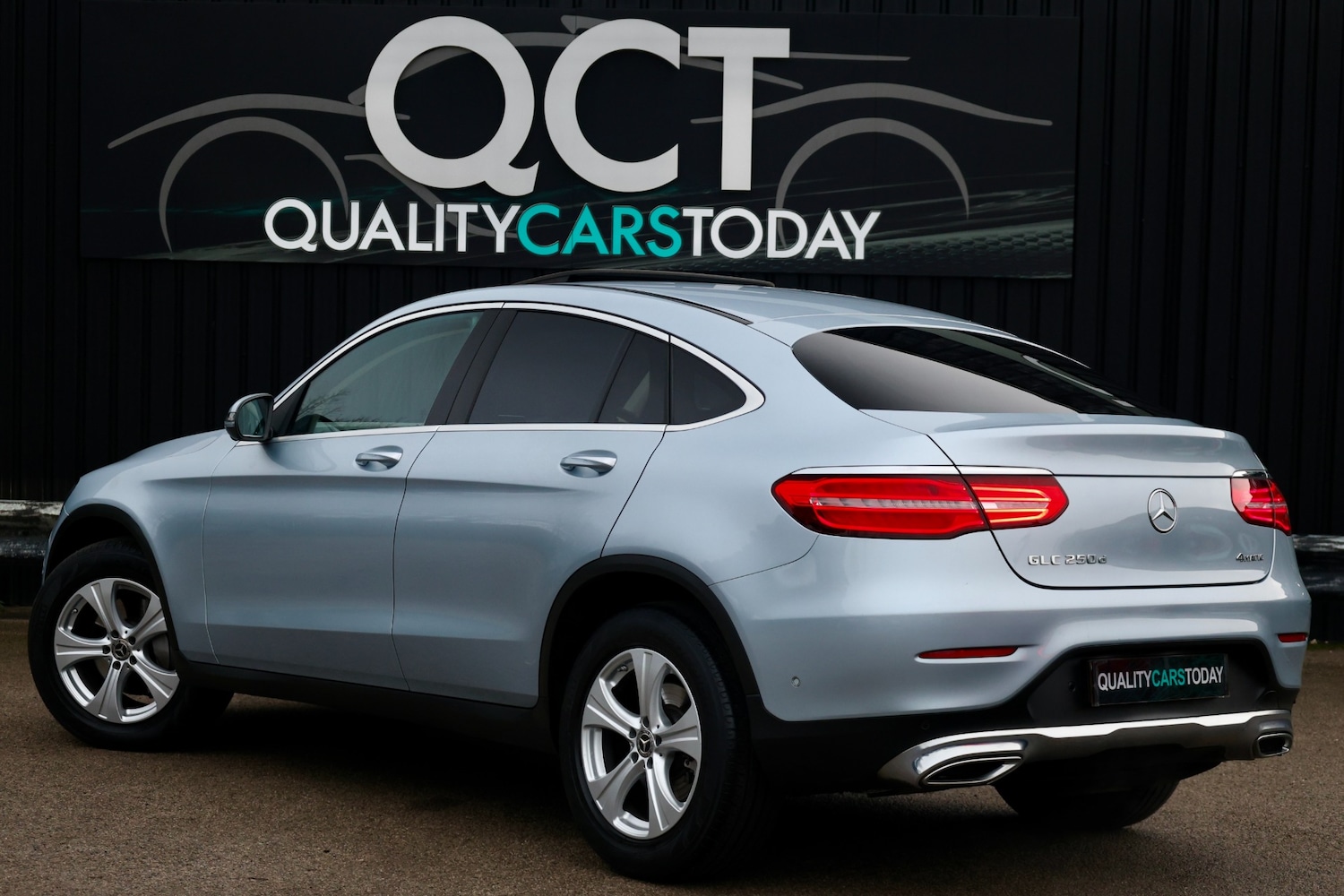 Used Mercedes-Benz GLC 2017 for sale - 77241841: Photo 2