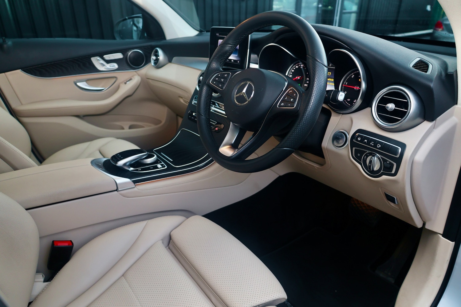 Used Mercedes-Benz GLC 2017 for sale - 77241841: Photo 7