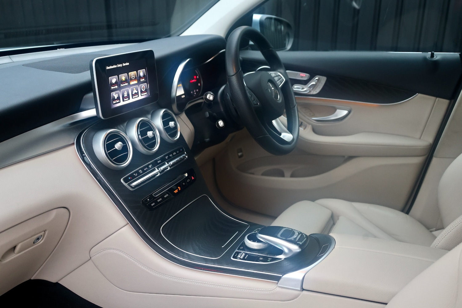 Used Mercedes-Benz GLC 2017 for sale - 77241841: Photo 9