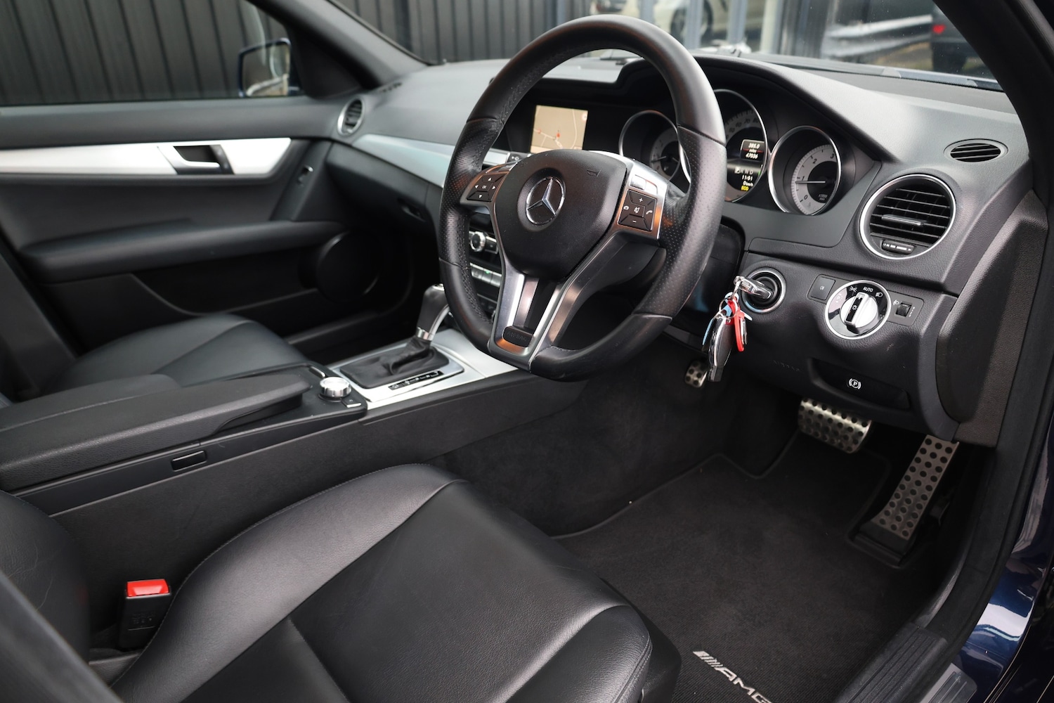 Used Mercedes-Benz C Class 2013 for sale - 76672982: Photo 6