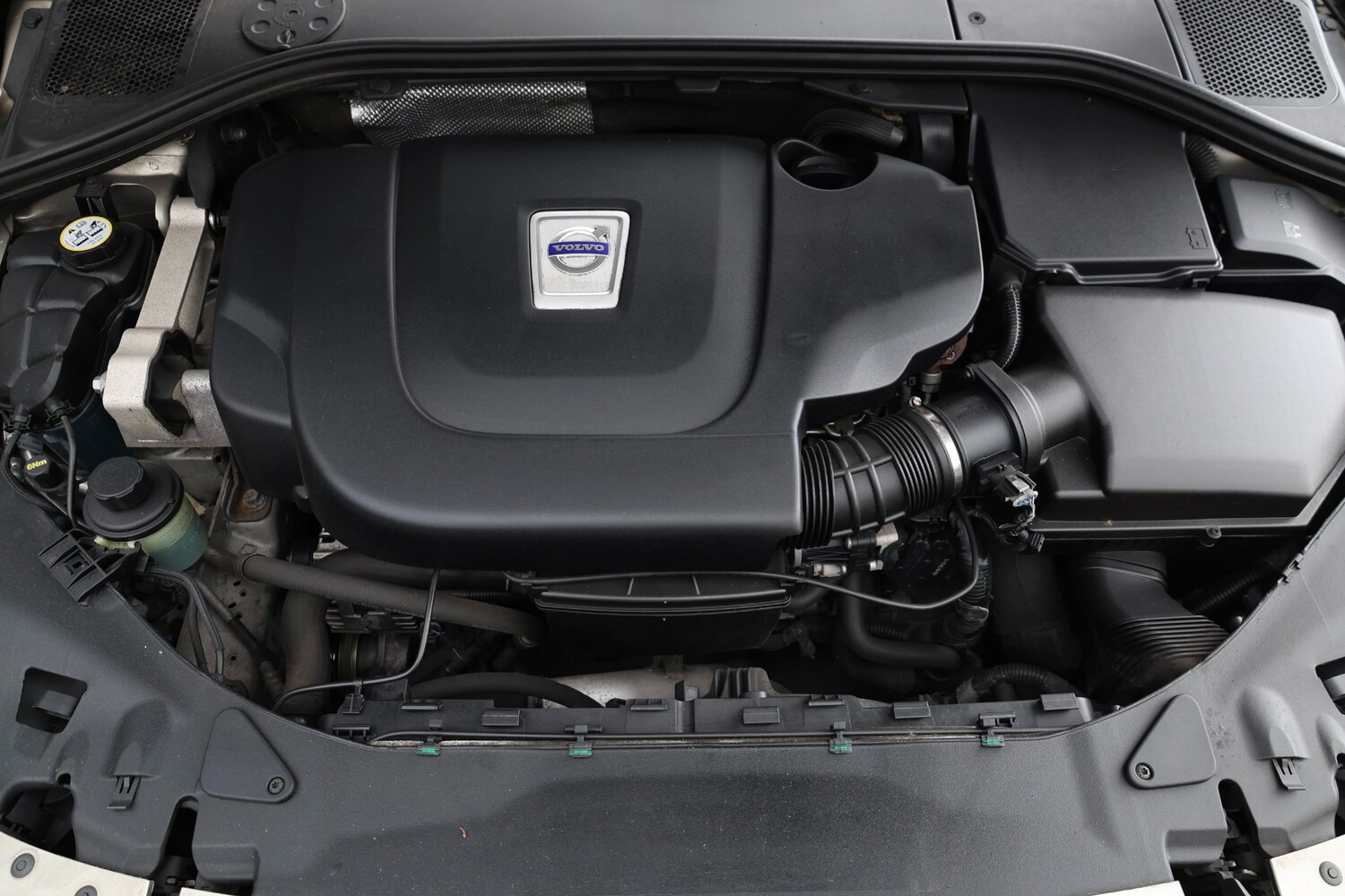 Used Volvo S60 2010 for sale - 77888497: Photo 40