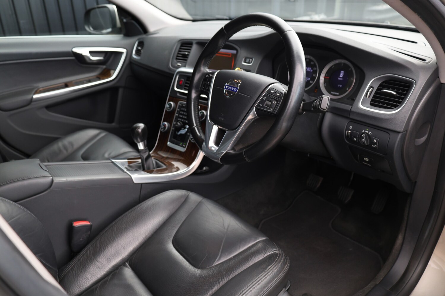 Used Volvo S60 2010 for sale - 77888497: Photo 7