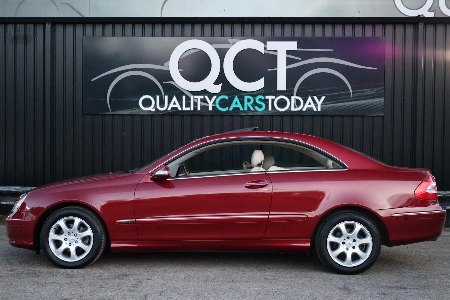 Used Mercedes-Benz CLK 2004 for sale - 76918070: Photo 2