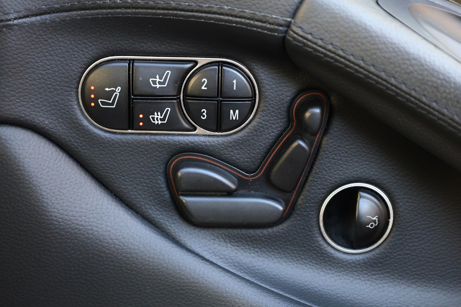 Used Mercedes-Benz SL 2008 for sale - 77995749: Photo 31