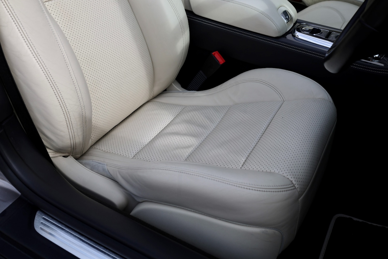 Used Jaguar XK 2010 for sale - 78131450: Photo 29